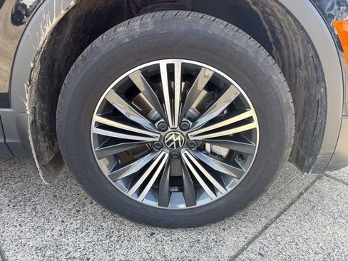 Used 2024 Volkswagen Tiguan Wolfsburg Edition image 13