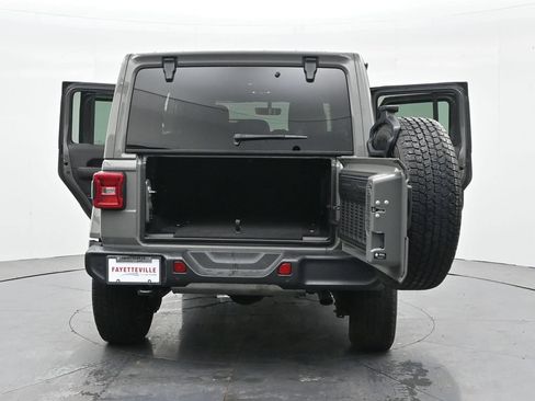 Used 2022 Jeep Wrangler Unlimited Sahara w/ LED Lighting Group AWD/4WD image 42