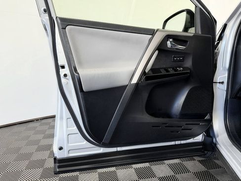 Used 2016 Toyota RAV4 Limited AWD/4WD image 31