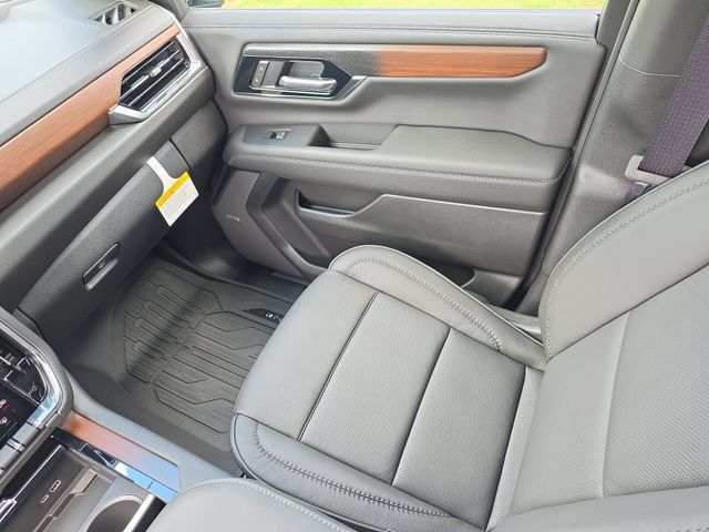 New 2026 GMC Yukon Denali w/ Denali Reserve Package RWD image 18