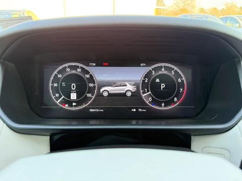 Used 2019 Land Rover Discovery HSE image 24