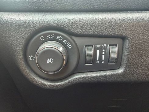 Used 2021 Chrysler Pacifica Pinnacle AWD/4WD image 29