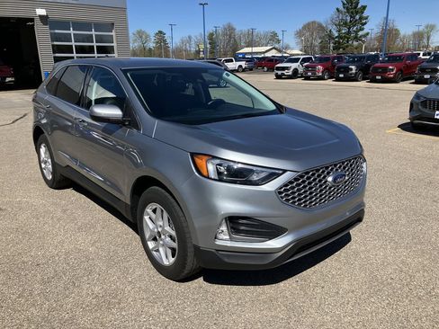 Used 2024 Ford Edge SEL w/ Convenience Package AWD/4WD image 4