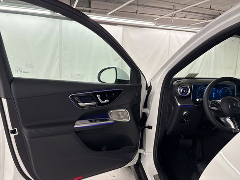 New 2026 Mercedes-Benz GLC 350e 4MATIC image 5