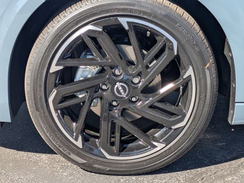 New 2026 Nissan Sentra SR w/ Floor Mat Package image 4