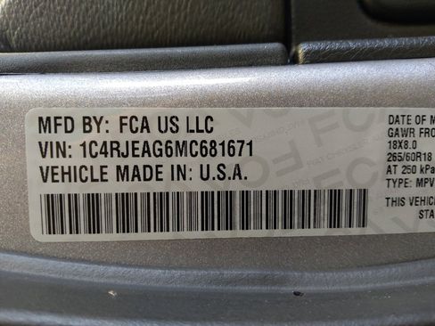 Used 2021 Jeep Grand Cherokee Laredo RWD image 33