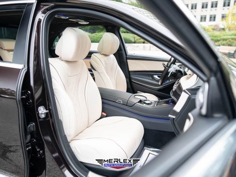Used 2018 Mercedes-Benz S 560 Sedan image 17