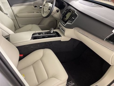 Used 2025 Volvo XC90 T8 Plus w/ Protection Package Premier AWD/4WD image 46
