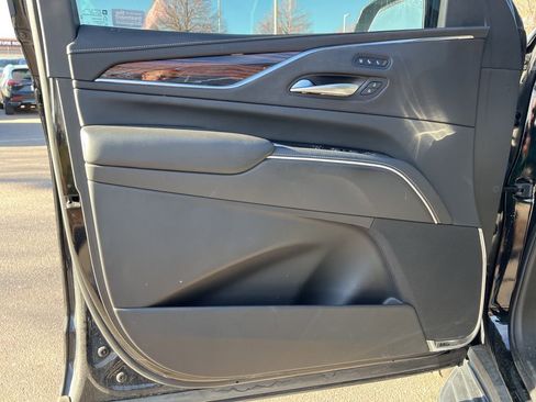 Used 2023 Cadillac Escalade Premium Luxury image 14