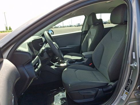 Used 2025 Kia K4 FWD image 13