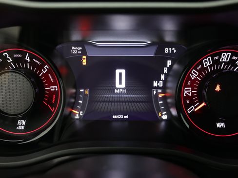 Used 2018 Dodge Challenger SXT w/ Blacktop Package RWD image 30