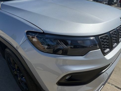 Used 2025 Jeep Compass Latitude w/ Altitude Special Edition image 28