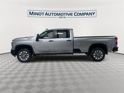 Used 2025 Chevrolet Silverado 2500 Custom w/ Custom Value Package AWD/4WD image 5