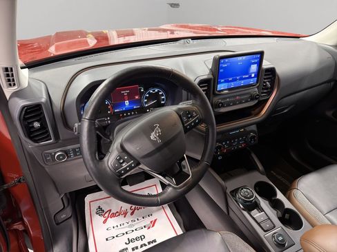 Used 2022 Ford Bronco Sport Outer Banks w/ Tech Package image 6