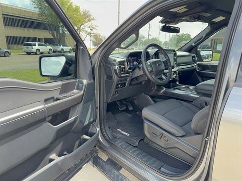Used 2023 Ford F150 XLT image 7