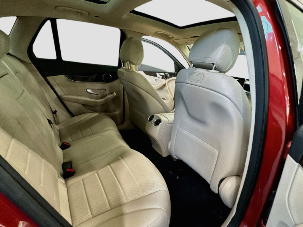 Used 2019 Mercedes-Benz GLC 300 4MATIC image 32