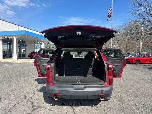 Used 2018 Chevrolet Traverse LT image 27