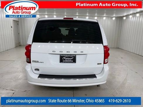 Used 2017 Dodge Grand Caravan SE FWD image 4