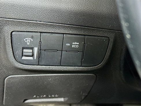 Used 2015 Hyundai Veloster w/ Option Group 02 image 10