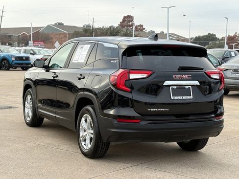 Used 2024 GMC Terrain SLE image 6