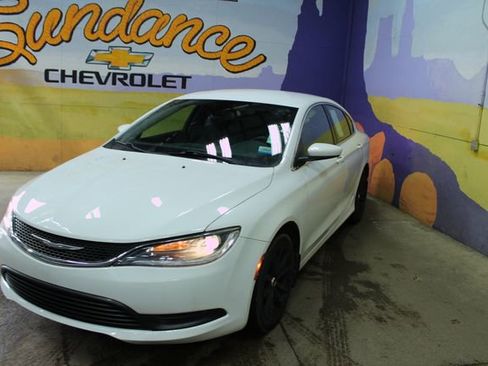 Used 2016 Chrysler 200 LX FWD image 4