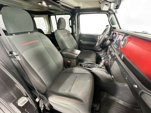 Used 2023 Jeep Wrangler Unlimited Rubicon w/ Cold Weather Group AWD/4WD image 27