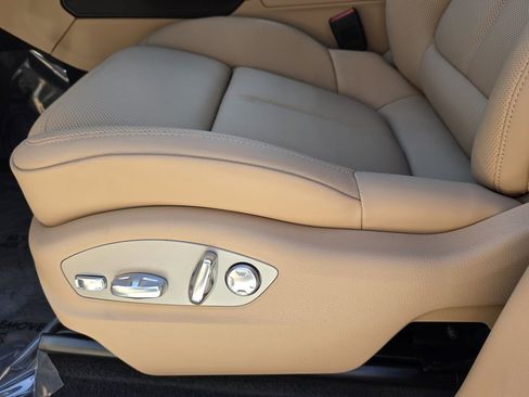 New 2026 Porsche Macan AWD/4WD image 17
