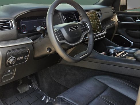 Used 2022 Jeep Wagoneer Series III RWD image 30