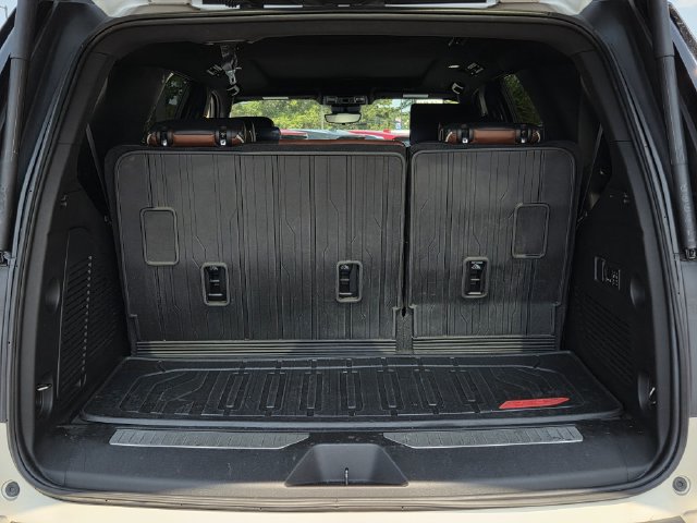 Used 2023 GMC Yukon Denali Ultimate AWD/4WD image 32