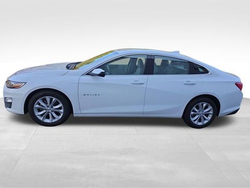 Used 2025 Chevrolet Malibu LT FWD image 2