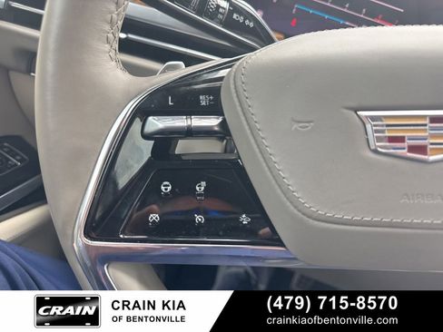 Used 2025 Cadillac Escalade Sport Platinum w/ LPO, ONYX Package AWD/4WD image 31