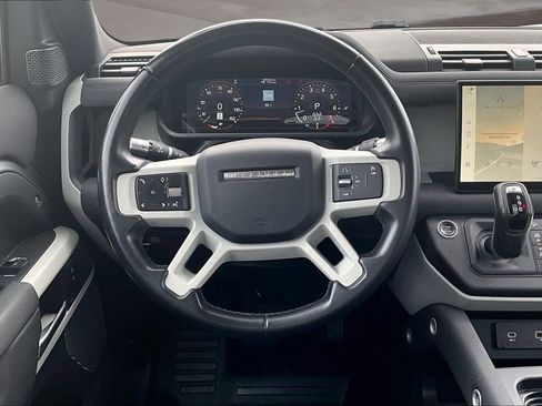 Used 2022 Land Rover Defender 110 S image 5
