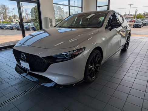 New 2026 MAZDA MAZDA3 Hatchback w/Premium Plus Pkg image 7