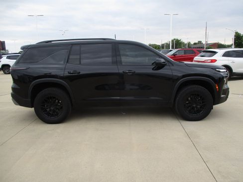 Used 2025 Chevrolet Traverse Z71 w/ LPO, Cargo Package AWD/4WD image 6