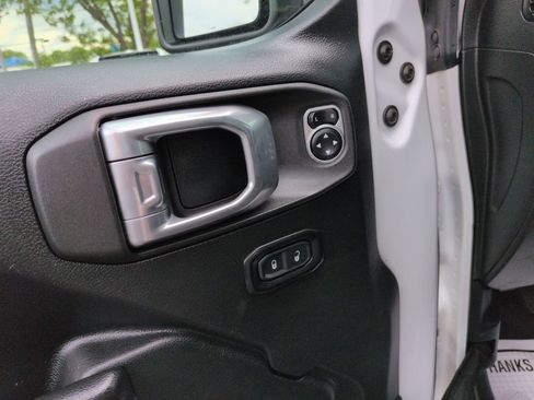 Used 2021 Jeep Gladiator Sport AWD/4WD image 11