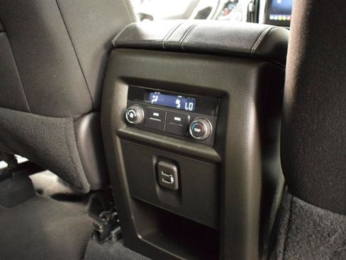 Used 2023 Chevrolet Traverse LT FWD image 36