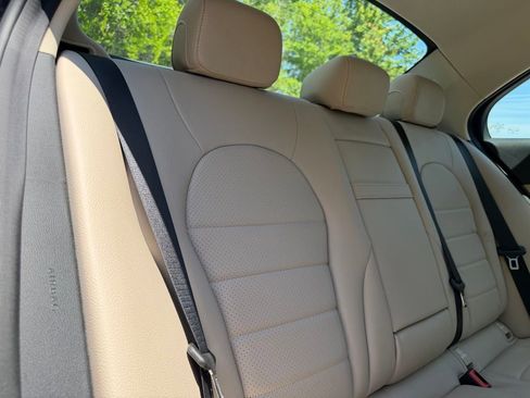 Used 2017 Mercedes-Benz E 300 4MATIC image 33