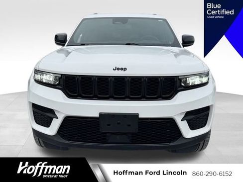 Used 2023 Jeep Grand Cherokee Altitude image 9