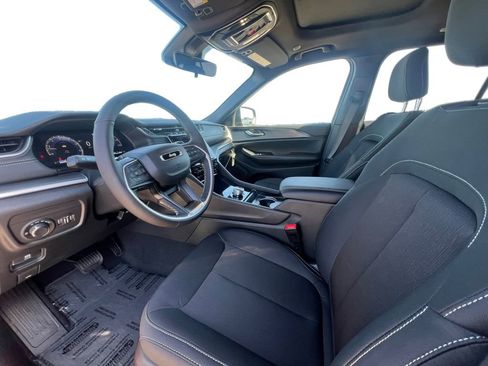 New 2026 Jeep Grand Cherokee Laredo image 19