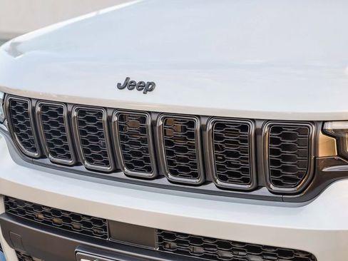 New 2025 Jeep Grand Cherokee L Altitude image 6