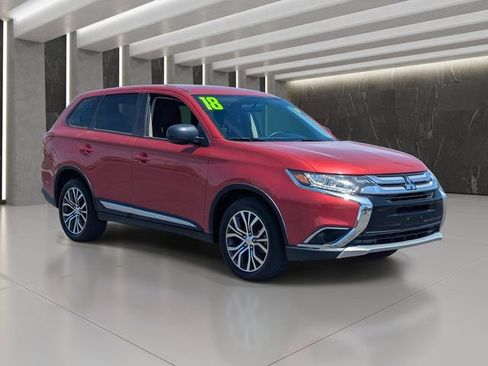 Used 2018 Mitsubishi Outlander ES AWD/4WD image 8