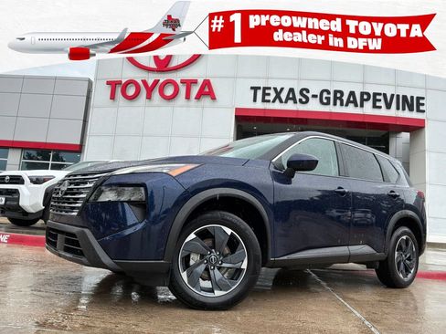 Used 2025 Nissan Rogue SV FWD image 1