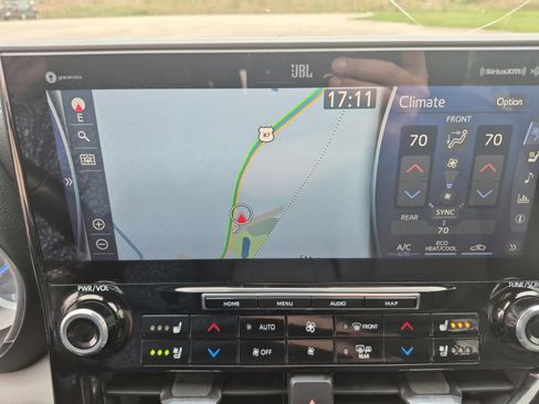 Used 2021 Toyota Highlander Limited image 14