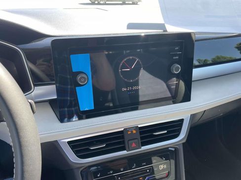 New 2026 Volkswagen Taos SE FWD image 26