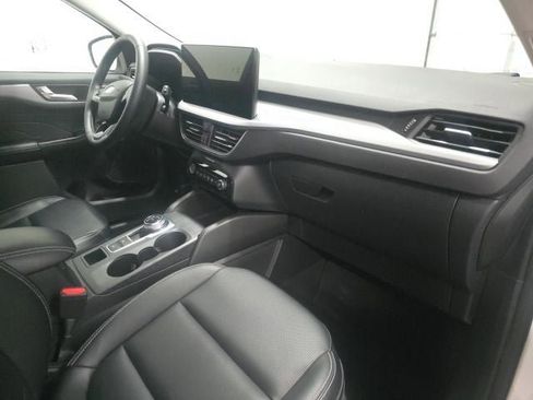 Used 2023 Ford Escape Platinum AWD/4WD image 4