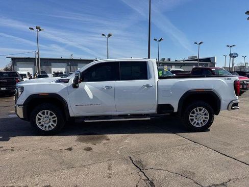 Used 2024 GMC Sierra 2500 SLT w/ SLT Premium Package AWD/4WD image 3
