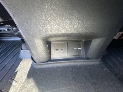 Used 2021 Volkswagen Atlas SE w/ Panoramic Sunroof Package FWD image 21