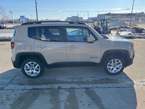 Used 2015 Jeep Renegade Latitude w/ Popular Equipment Group image 6