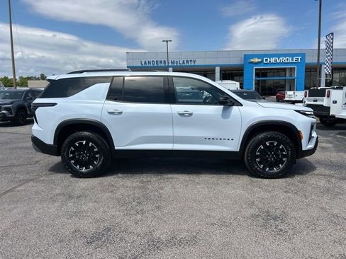 New 2026 Chevrolet Traverse Z71 w/ Driver Confidence Package AWD/4WD image 2