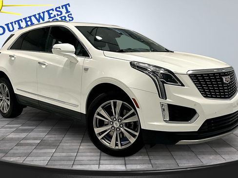 Used 2024 Cadillac XT5 Premium Luxury FWD image 3